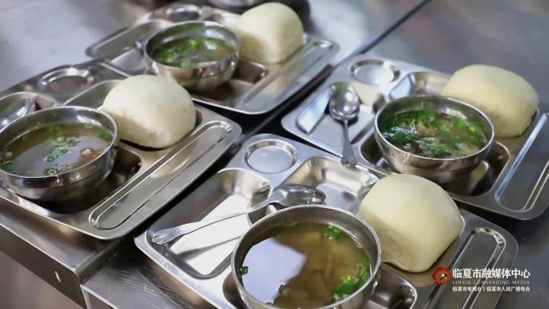 中小学营养菜谱_中小学营养餐食谱_小学营养餐就餐制度